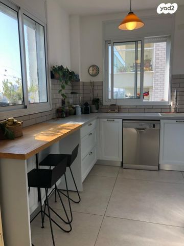 איינשטיין 25