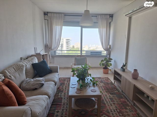 יהודה בורלא 28