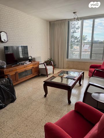 הנרייטה סולד 9