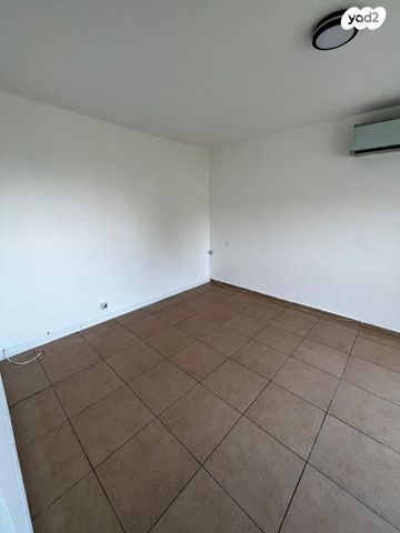 שדרות השושנים 