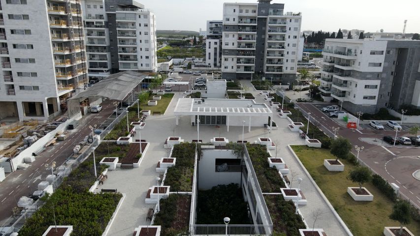 דירה, אריק שרון, נהריה