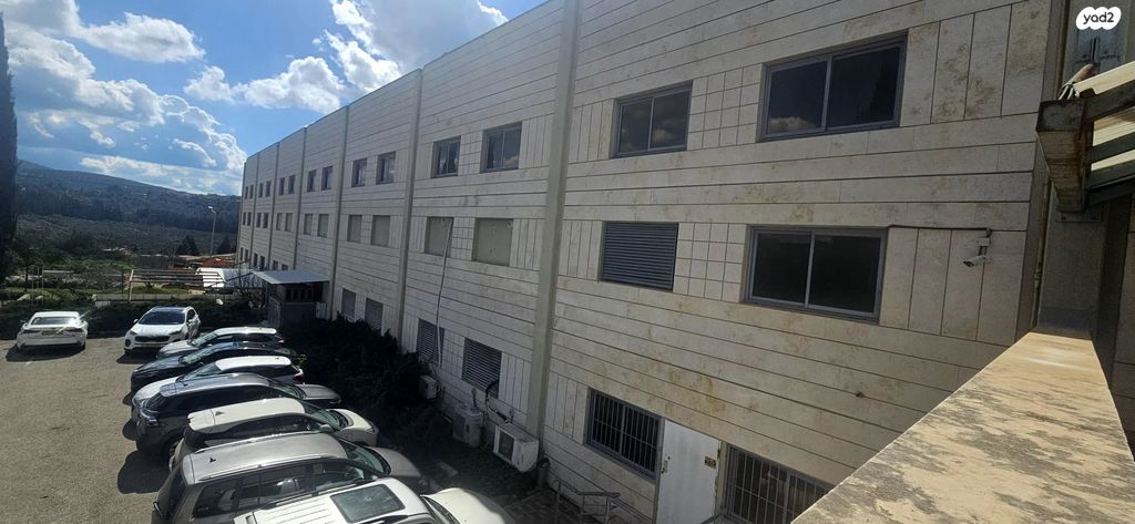 מחסנים, כרמיאל