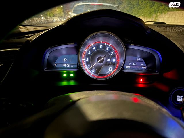 מודעת רכב מאזדה 3