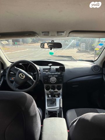 מודעת רכב מאזדה 3