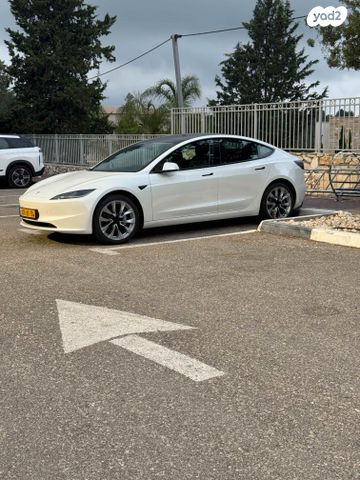 מודעת רכב טסלה מודל 3