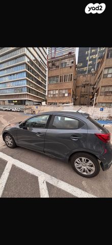 מודעת רכב מאזדה 2