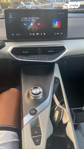 מודעת רכב ג׳ילי Geometry C