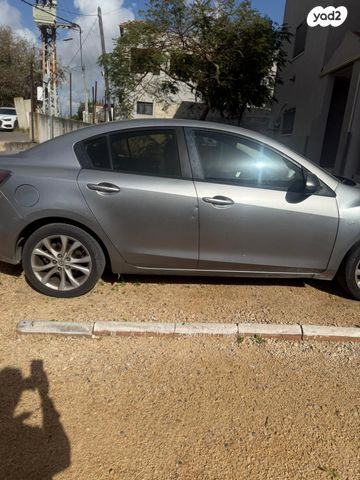 מודעת רכב מאזדה 3