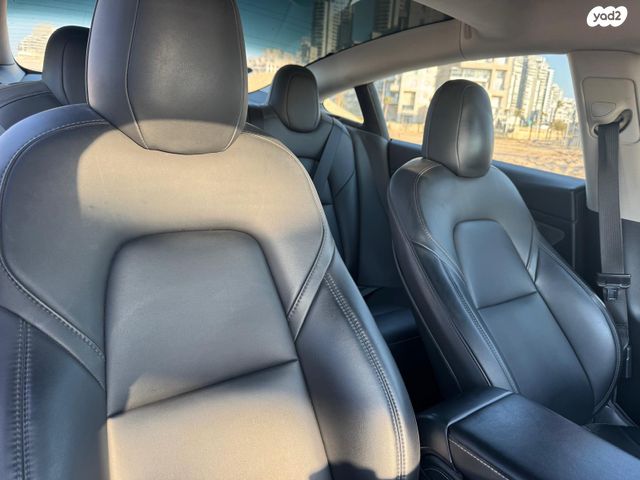 מודעת רכב טסלה מודל 3