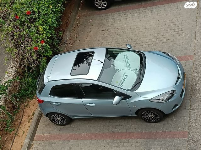 מודעת רכב מאזדה 2