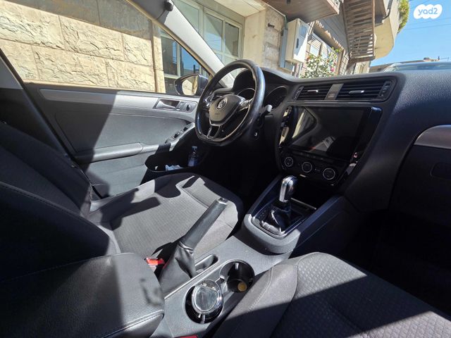 מודעת רכב פולקסווגן ג'טה