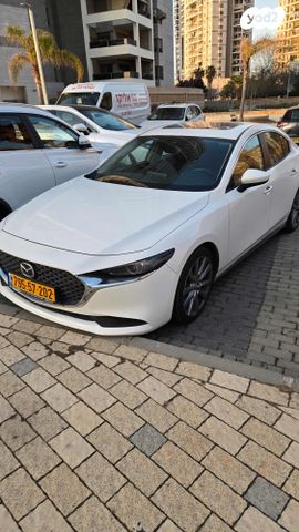 מודעת רכב מאזדה 3