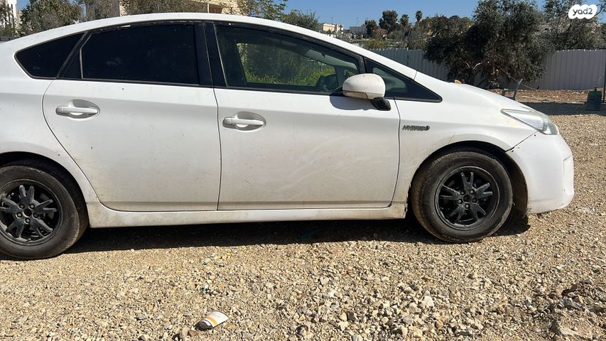 מודעת רכב טויוטה פריוס