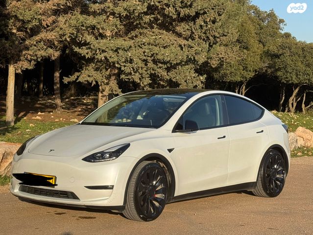 מודעת רכב טסלה מודל Y