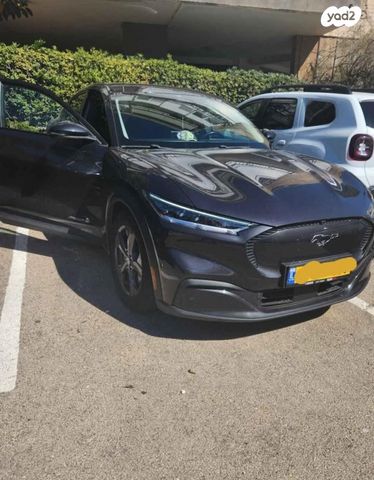 מודעת רכב פורד מוסטנג Mach-E