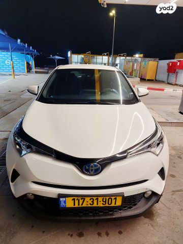 מודעת רכב טויוטה C-HR