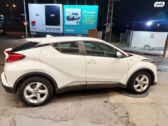מודעת רכב טויוטה C-HR