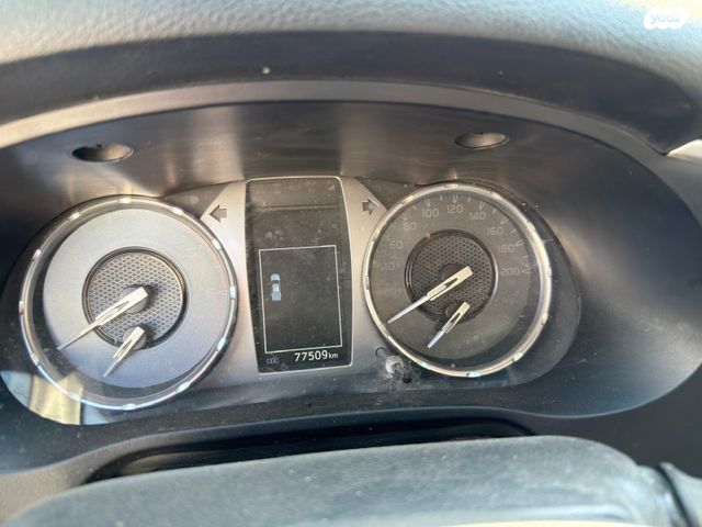 מודעת רכב טויוטה היילקס 2