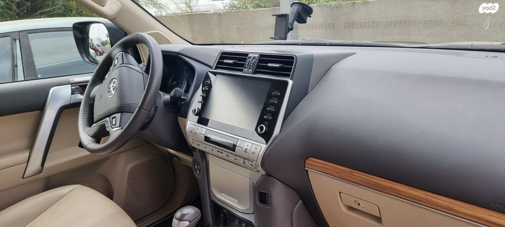 מודעת רכב טויוטה לנד קרוזר