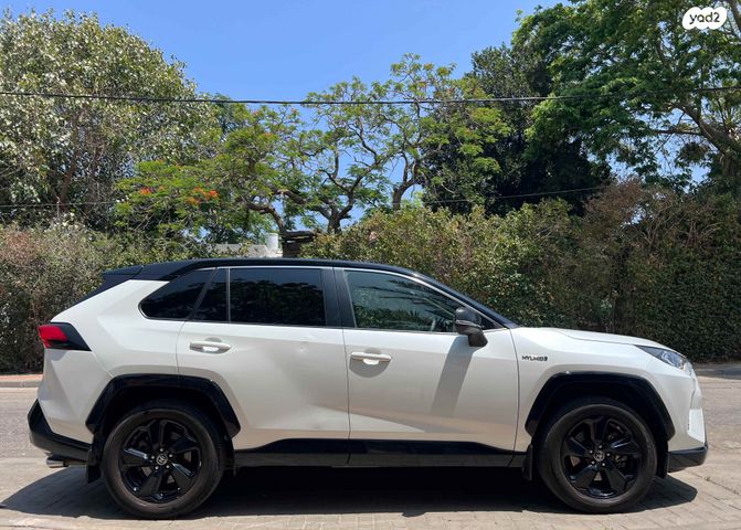 מודעת רכב טויוטה RAV4