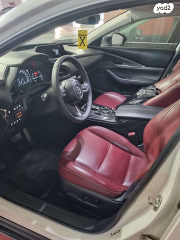 מודעת רכב מאזדה CX-30