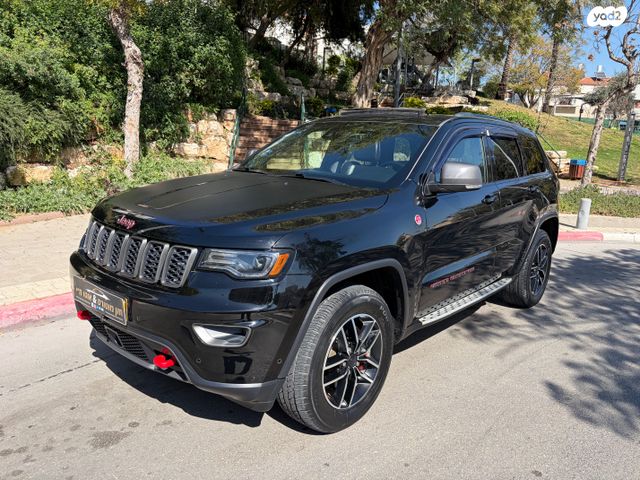 מודעת רכב ג'יפ גרנד צ'ירוקי