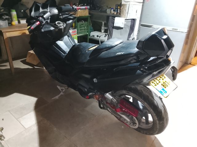 מודעת רכב קימקו AK 550