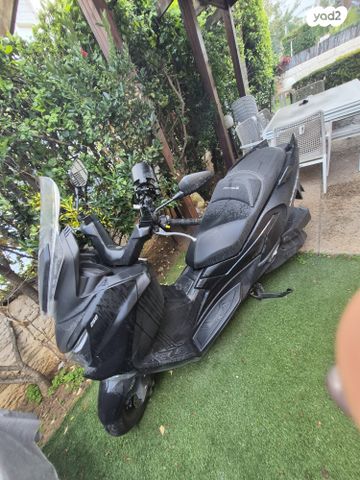 מודעת רכב סאן יאנג ג'וי-מקס Z-250