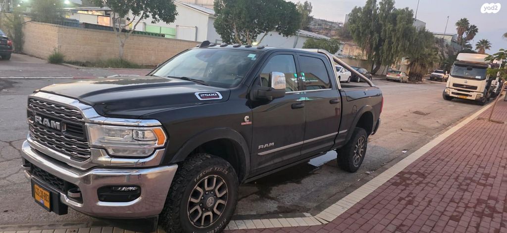 מודעת רכב דודג'