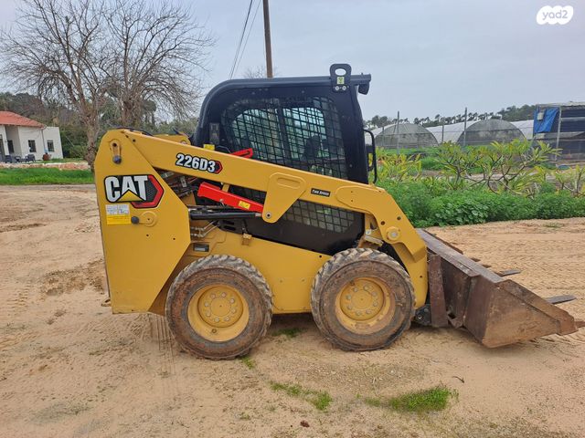 מודעת רכב מיני מעמיס