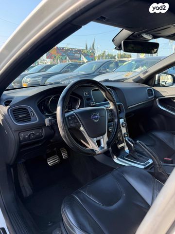 מודעת רכב וולוו V40