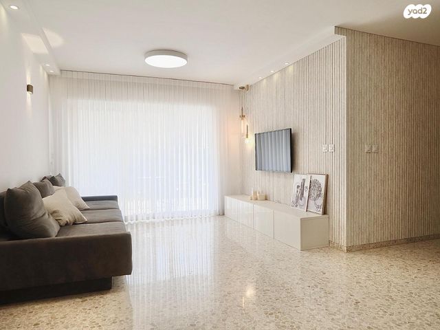 אהרון בוגנים 8