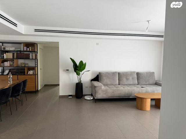 יצחק נבון 17