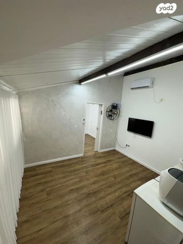 שלום שבזי 10