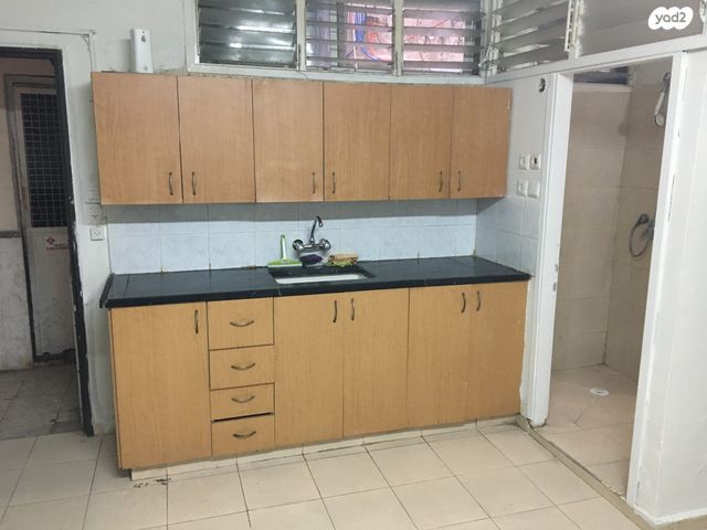 ז'בוטינסקי 28