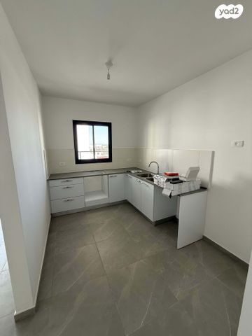 מאיר הר ציון 13