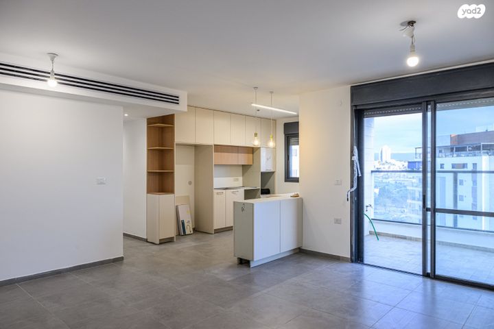 שרה אהרונסון 18