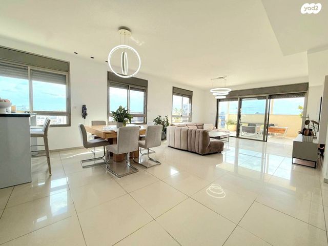 גג/ פנטהאוז, קרית אילון, חולון