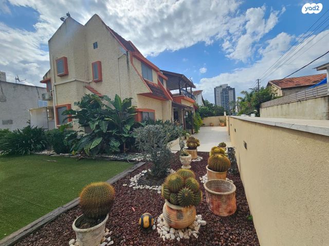 סמטת רקפת 12