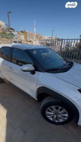 מודעת רכב טויוטה יאריס קרוס