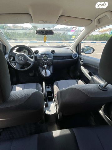 מודעת רכב מאזדה 2