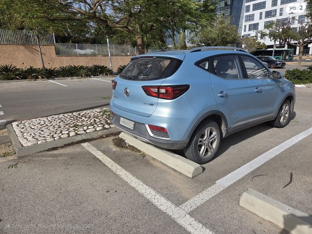 מודעת רכב אם ג'י ZS