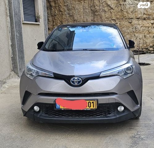 מודעת רכב טויוטה C-HR