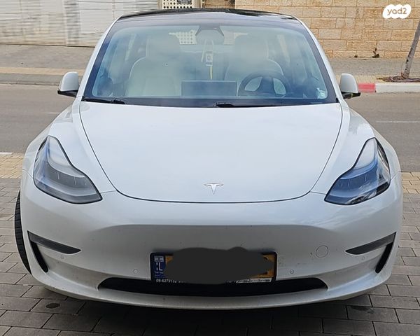 מודעת רכב טסלה מודל 3