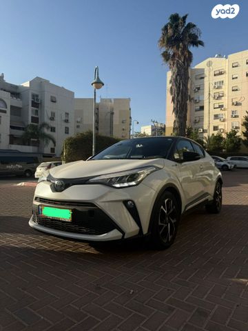 מודעת רכב טויוטה C-HR
