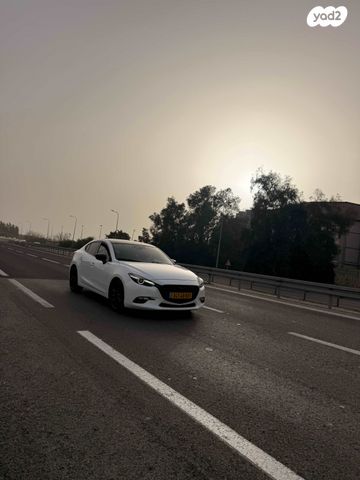 מודעת רכב מאזדה 3