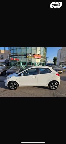 מודעת רכב מאזדה 2