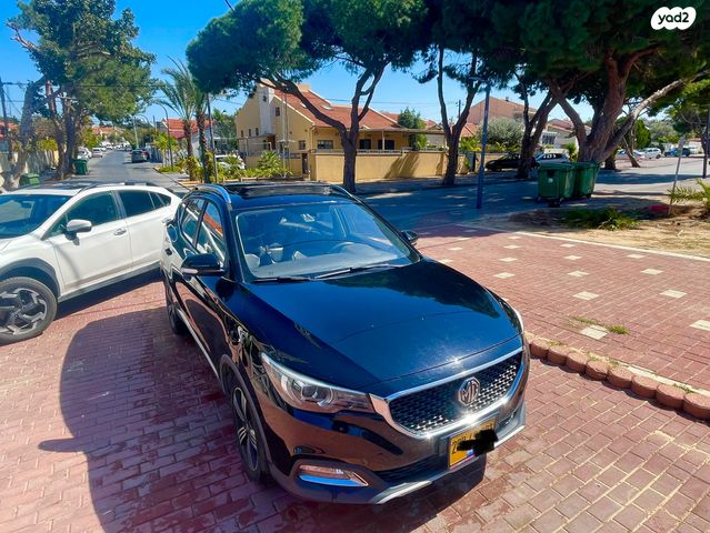 מודעת רכב אם ג'י ZS