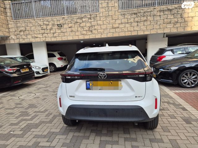 מודעת רכב טויוטה יאריס קרוס