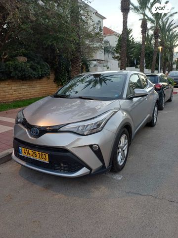מודעת רכב טויוטה C-HR